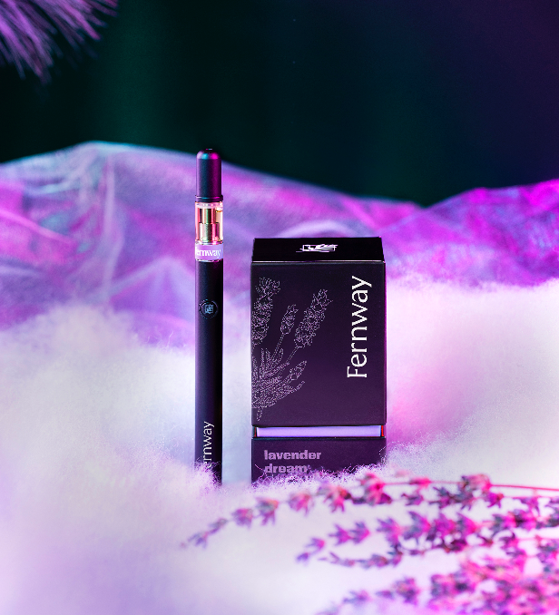 Fernway Lavender Dream vape standing next to its packaging.